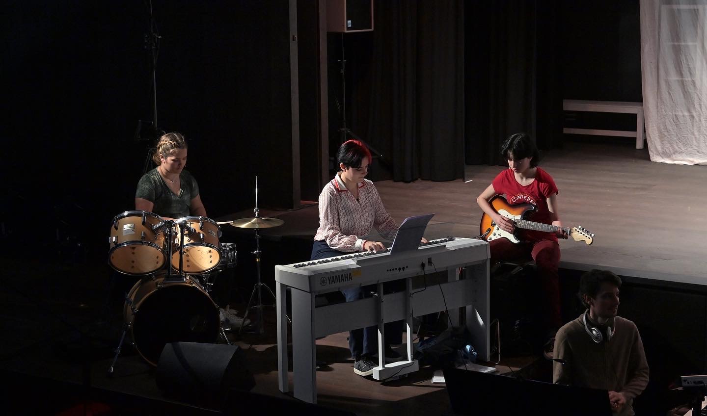 5F26B30C-472A-4580-B4EA-C5A81ADDFDF1