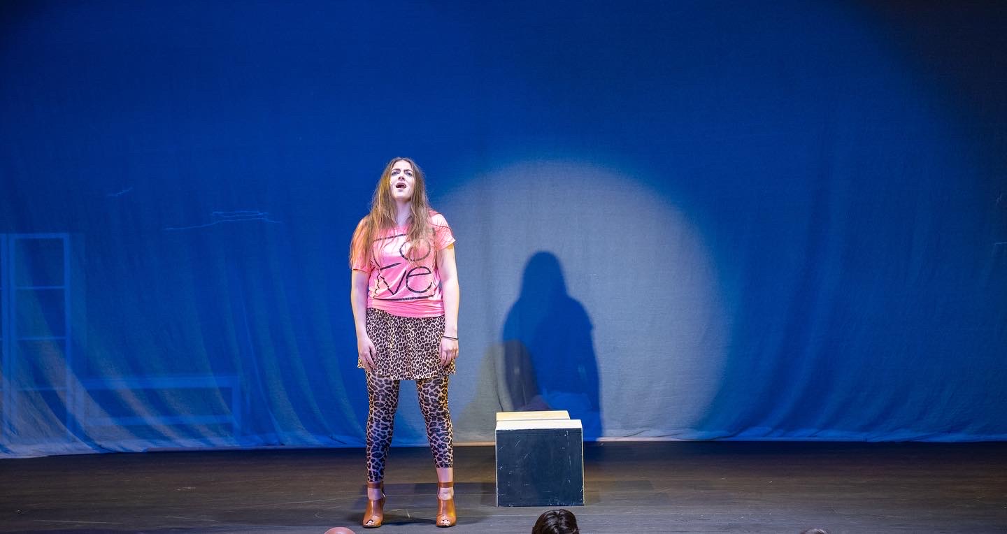 F56C8732-1F6A-4401-BDCA-B187B44BDD02